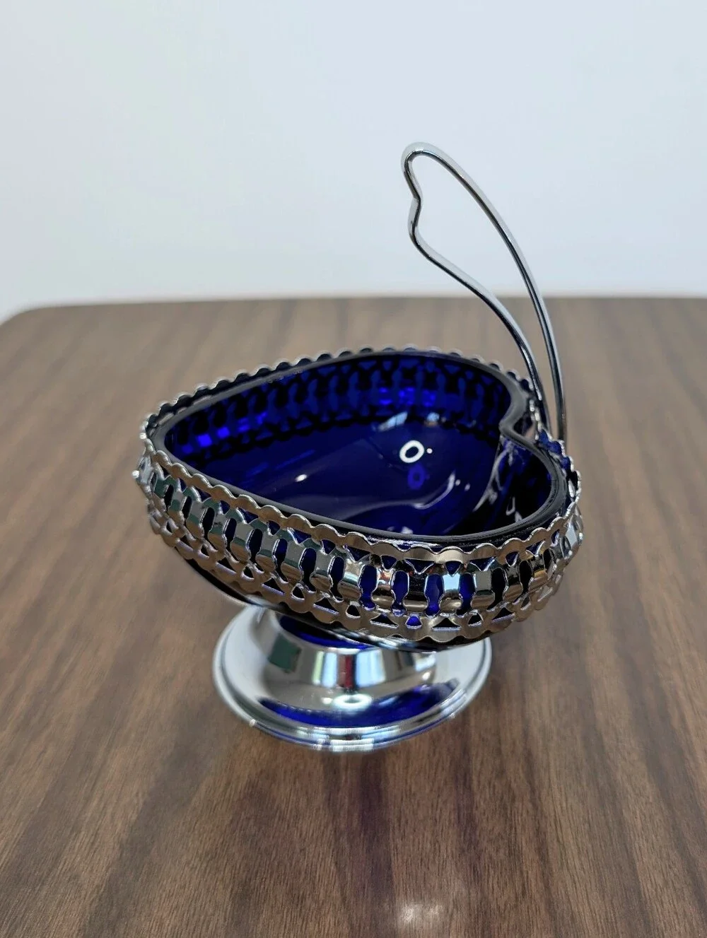 Vintage Cobalt Blue Glass Heart Shaped Bowl In Silver Tone Metal Handled Basket